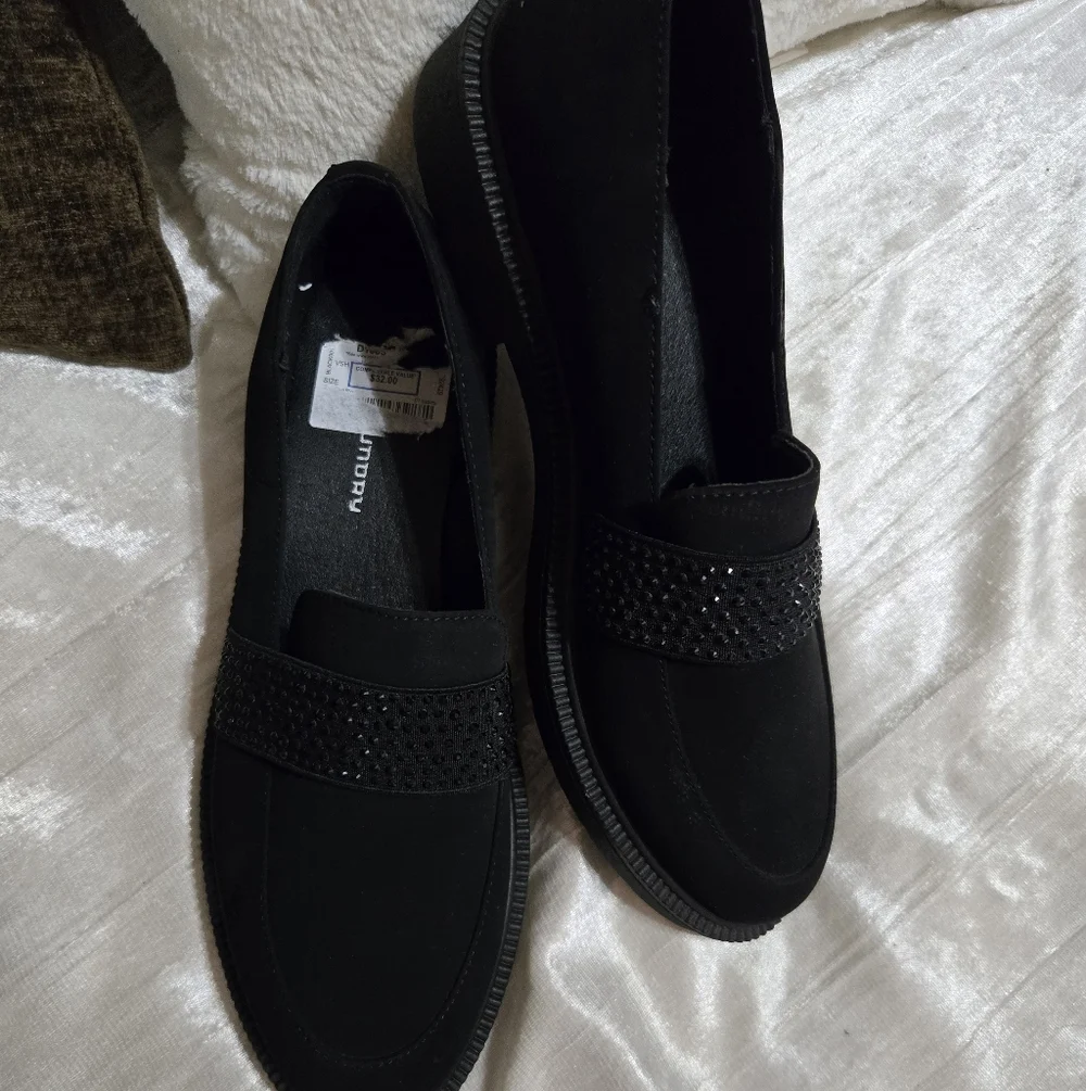 Womens Black Slip-On Loafers with Embellished Band By CLaundry Size 8 NWOB